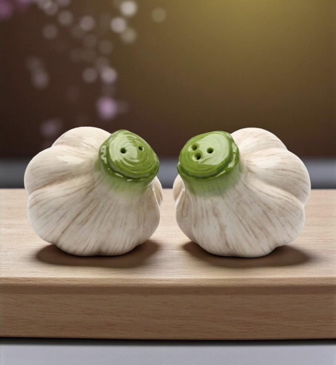 Hand Painted Ceramic Garlic Salt & Pepper Shakers, Home Décor, Gift for Her, Gift for Mom, Kitchen Décor, Farmhouse Décor